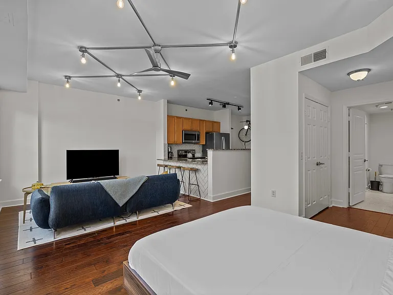1315 East Blvd #402 — Photo 11