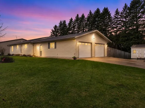21 Primrose Cir, Clintonville, WI 54929