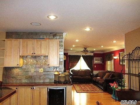 2nd image of 202 Towne House Vlg