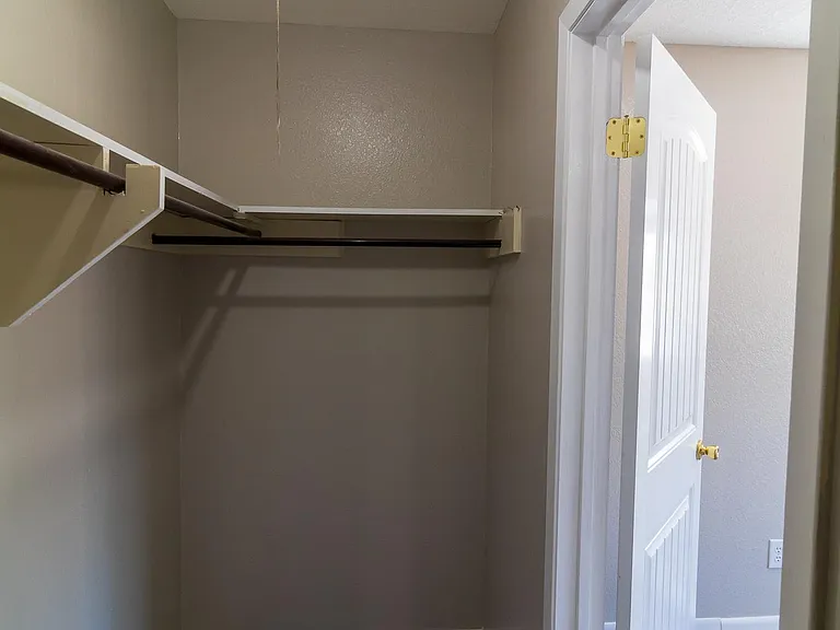 2245 Brighton Dr — Photo 16