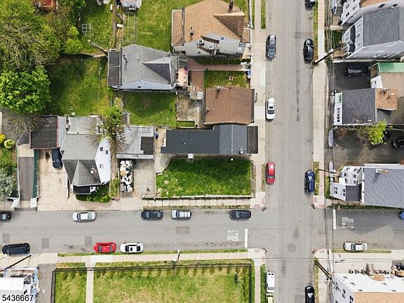 4th image of 54 Bloomfield Ave