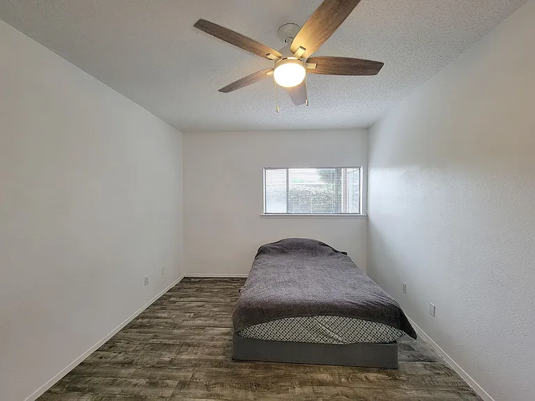 7119 N Holiday Dr — Photo 24