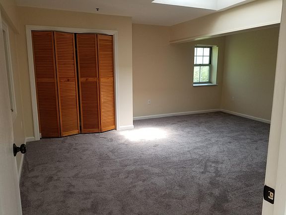 4th image of 94 River St #6
