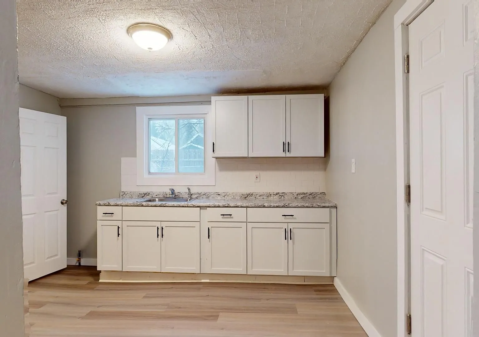 3332 Walton — Photo 1