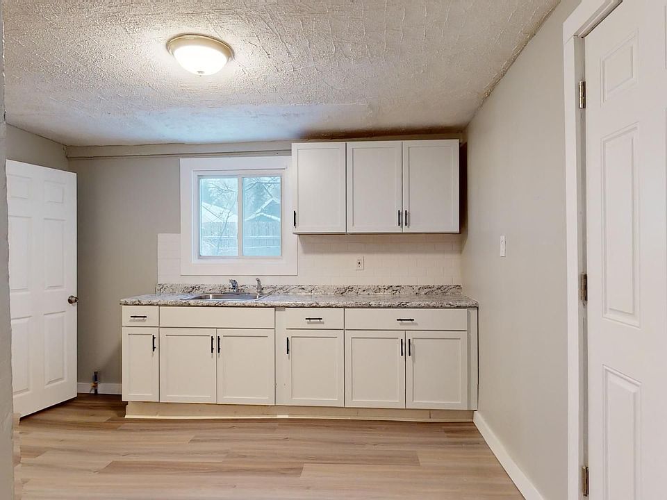1st image of 3332 Walton Ave