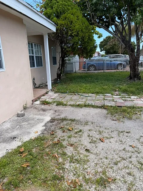 Building Photo - 1365 NW 115th St