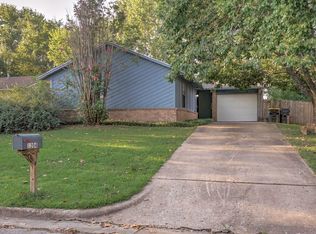 1204 E 143rd St, Glenpool, OK 74033