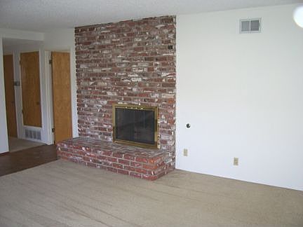 4th image of 2134 E Redwood Dr