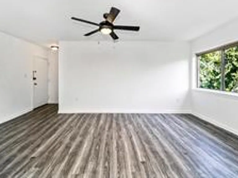 12202 Braxfield Ct #16/228 — Photo 8