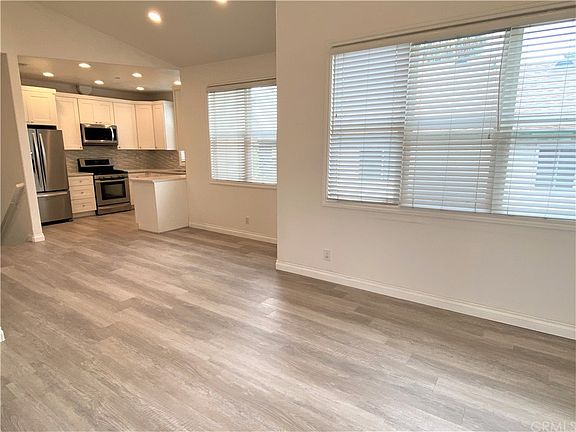 4th image of 3961 Green Ave