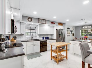 912 Blueberry Dr, Wellington, FL 33414