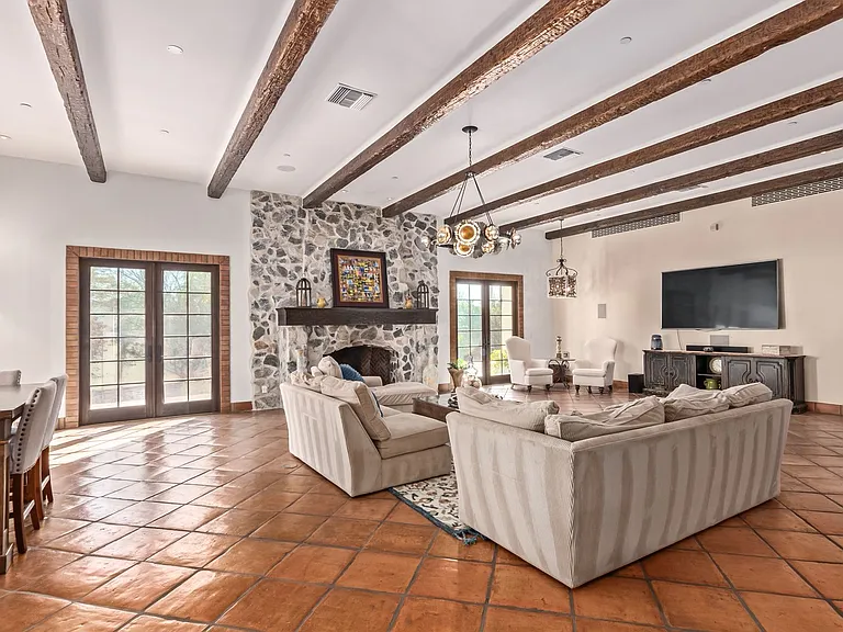 6708 E San Miguel Ave — Photo 13