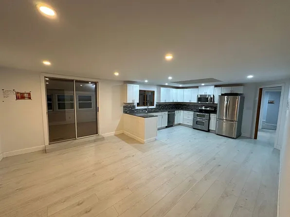 885 Charlton Rd, Scotia, NY 12302