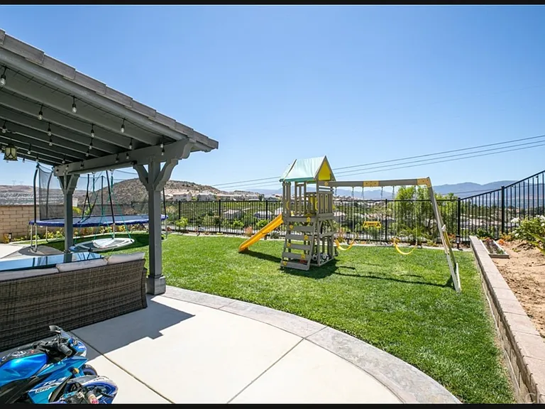 20540 Suzie Ln — Photo 47