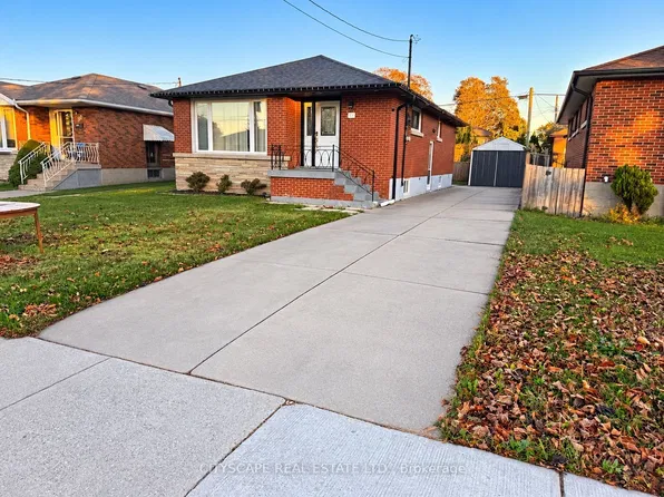 57 Clarendon Ave, Hamilton, ON L9A 2Z9