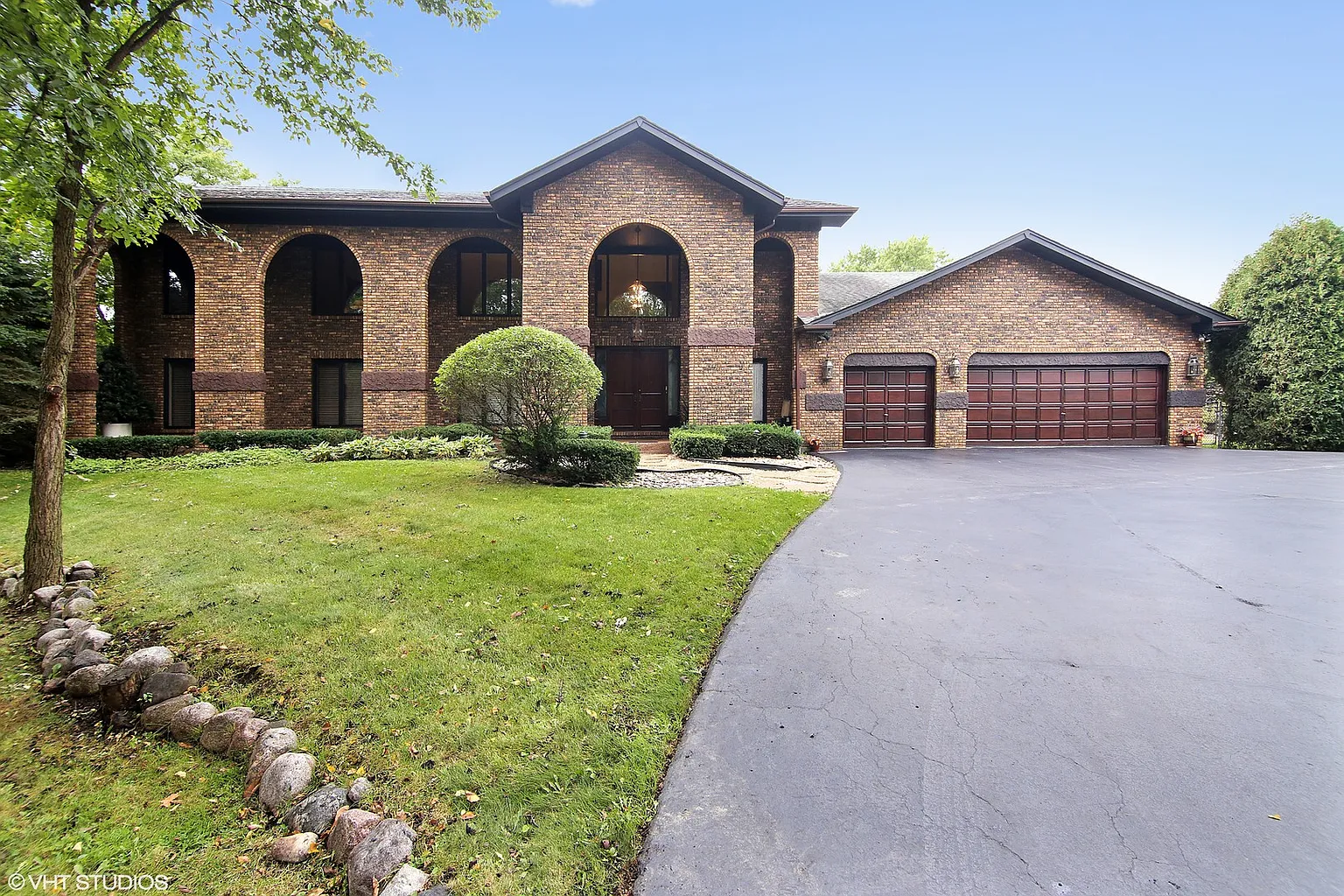 2064 Tennyson Ln photo 1