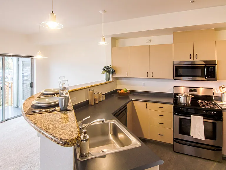 Saffron Apartments — Photo 25