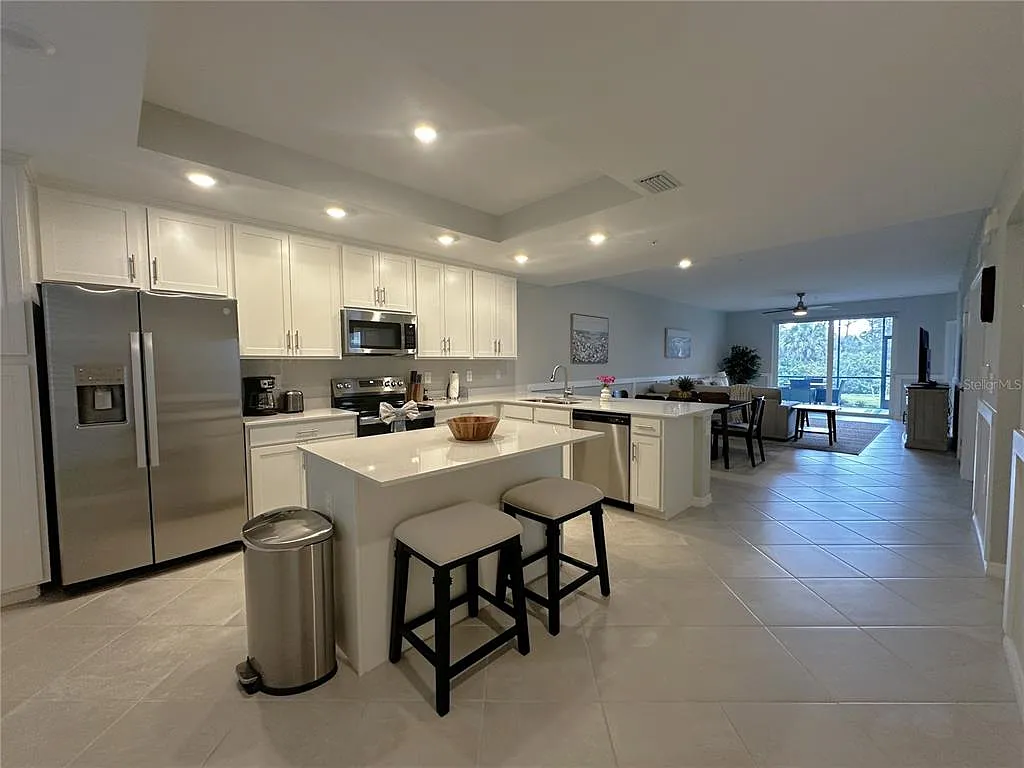 2 bed, 2.0 bath, 1596 sqft, $6,000 — Photo 4