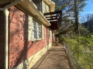 432 Sun Valley Ter, Hazard, KY 41701