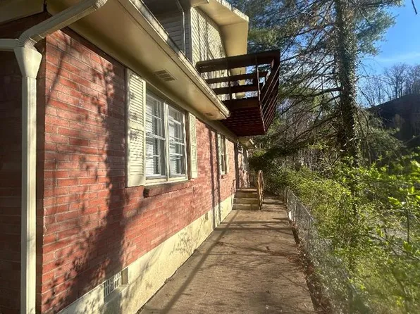 432 Sun Valley Ter, Hazard, KY 41701