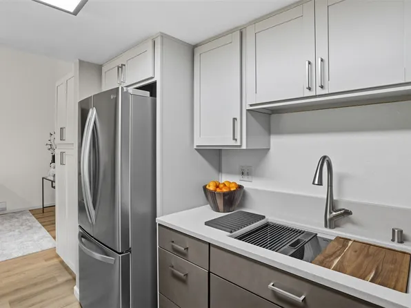 2411 S 248th Street #D33, Kent, WA 98032