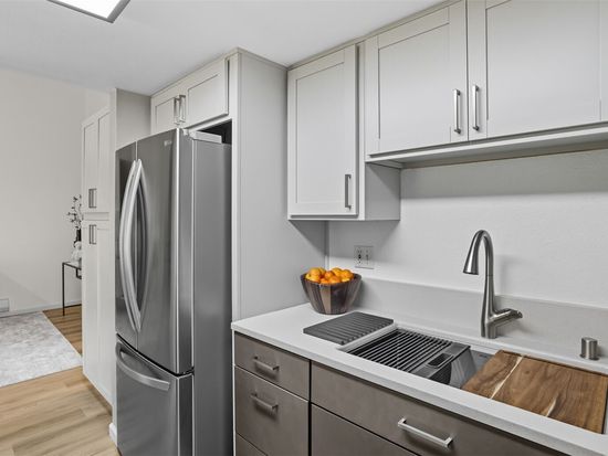 2411 S 248th Street #D33, Kent, WA 98032