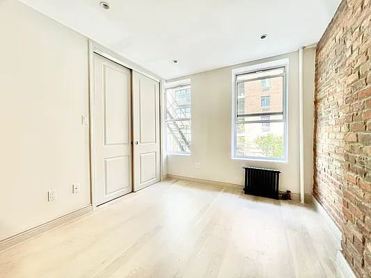 Rented by Avenues Real Estate | media 11