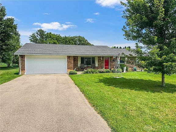 3rd image of 4049 Walnut Grove Cir