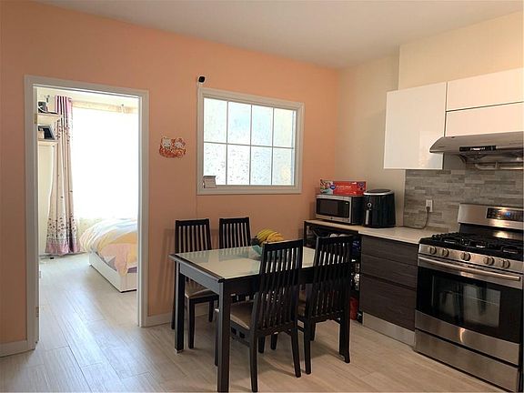 4th image of 2493 Ocean Ave #5A