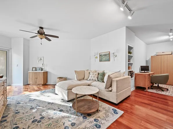 54 Rainey St APT 416, Austin, TX 78701