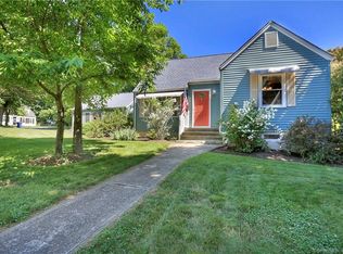 122 Hilltop Dr, Trumbull, CT 06611