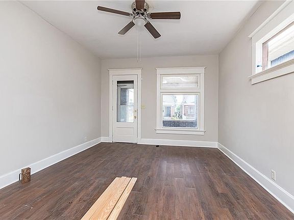 5th image of 942 E Morris St