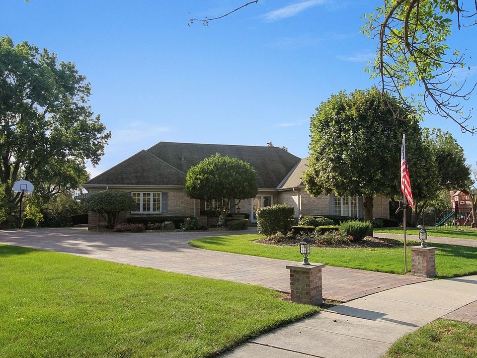 1st image of 8407 Golfview Dr