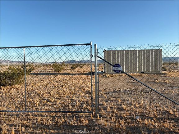 3rd image of 1000 Compadre Ln