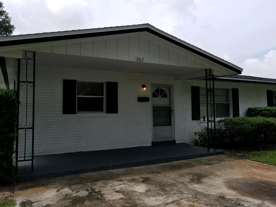 1st image of 1202 Forest Hill Dr