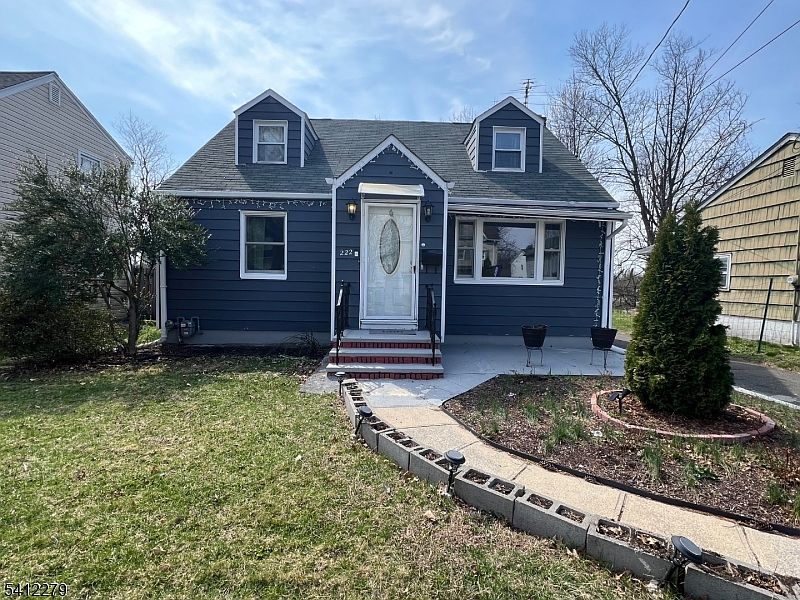 1st image of 220 Terrill Rd