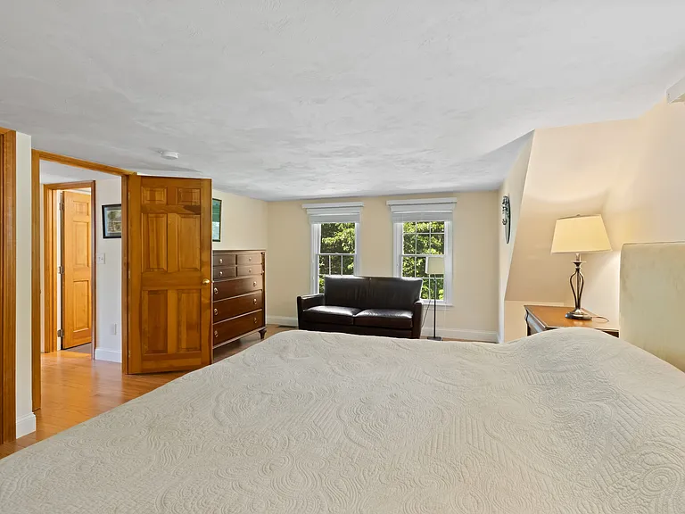 4 Wildwood Ave — Photo 29