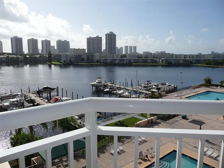 18071 Biscayne Blvd #603 — Photo 22