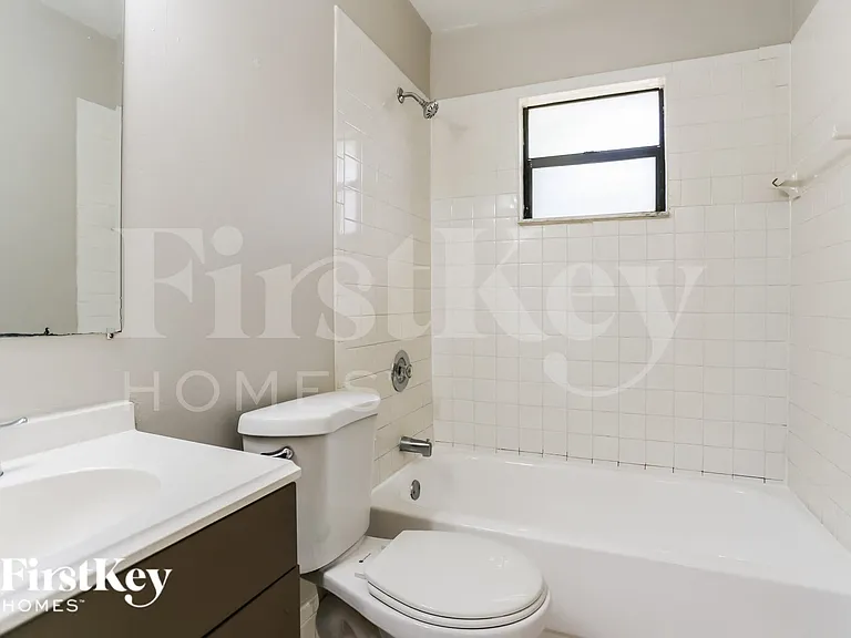 1301 NW 2nd St — Photo 14