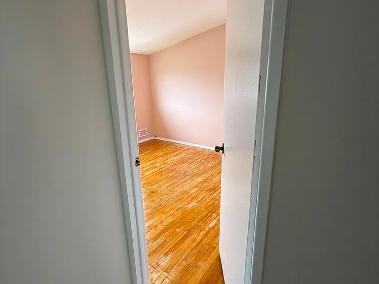 24 York St — Photo 1