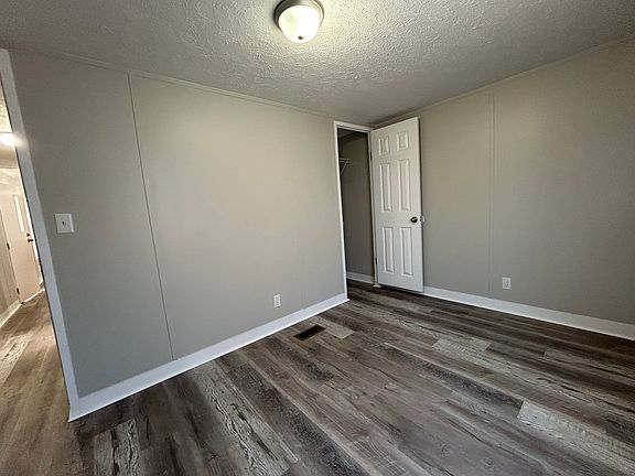 3rd image of 33 Luke Dr