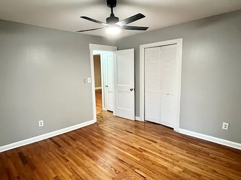 205 Clyde Ave N — Photo 10