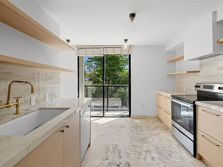 2575 S Bayshore Dr — Photo 6