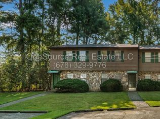 502 Oakwood Ct, Woodstock, GA 30188