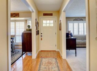 805 Bedford Ct W, Hurst, TX 76053