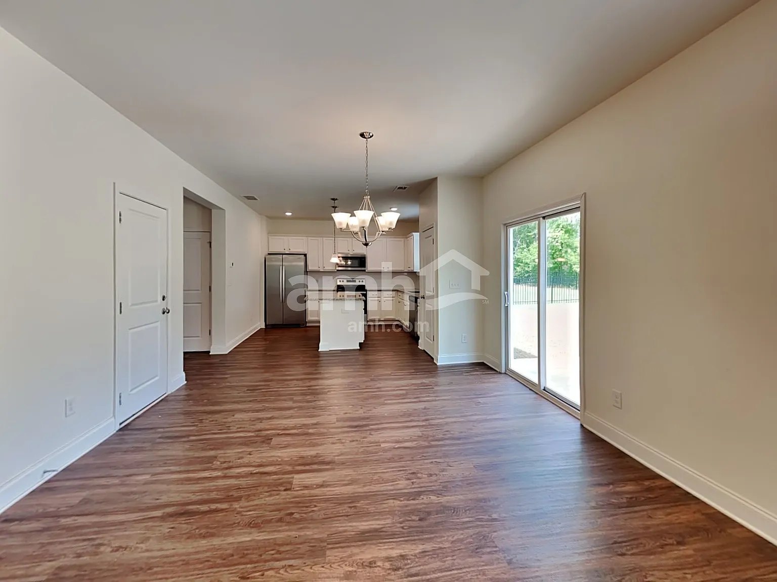 3 bed, 2.5 bath, 2040 sqft, $2,490 — Photo 4