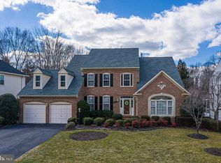 8306 Silverthorn Rd, Fairfax Station, VA 22039