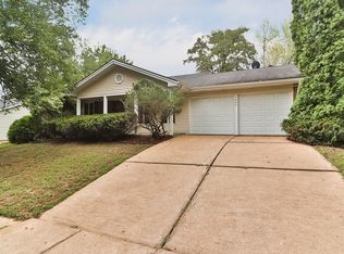 1482 Cherry Creek Ln, Ballwin, MO 63021