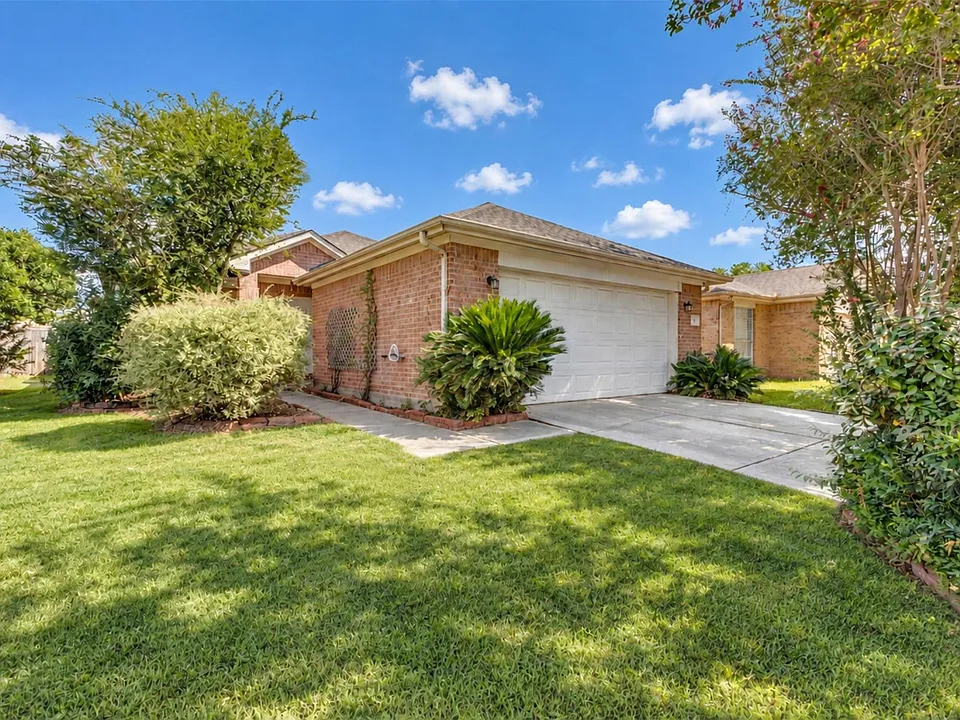 7434 Parkland Manor Dr