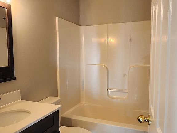 Bath between bedrooms